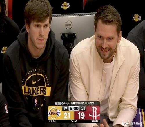 我擦！三分绝平，老詹可真是硬，40了吧！