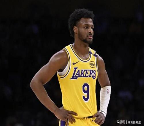 我擦！三分绝平，老詹可真是硬，40了吧！_我擦！三分绝平，老詹可真是硬，40了吧！_