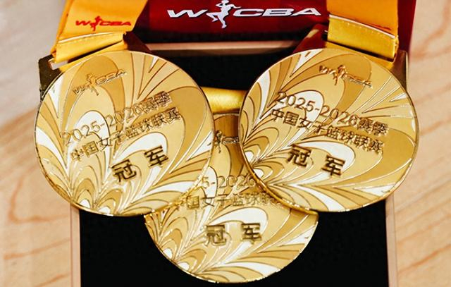 四川单外援抢5夺冠创历史！山西主场嘘声四起 王思雨末节统治攻防