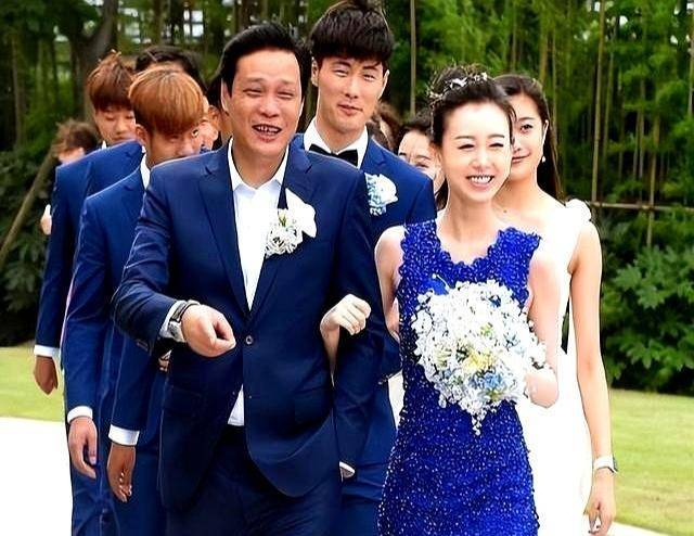 _足球明星老婆柜姐_足球明星找模特