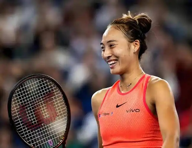 正式退出，郑钦文发声，并非伤病，原因曝光，李娜祝福