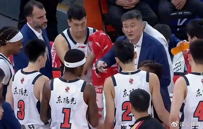 杜锋成最佳教练候选，2队邀杨鸣执教，福建