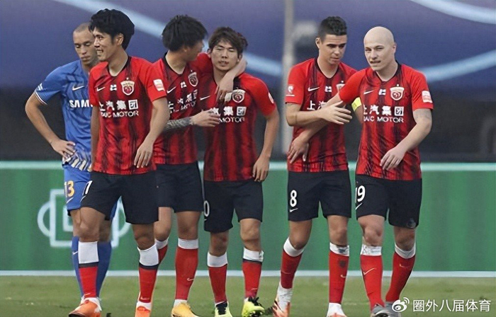 意外！蒯纪闻受伤或让上港前腰位置迎来强援