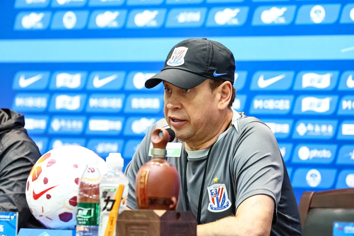 申花将遇双外援中后卫组合，斯卢茨基指出客战河南的关键因素__申花将遇双外援中后卫组合，斯卢茨基指出客战河南的关键因素