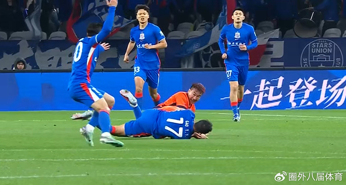 申花终结大连55场不败_申花队和大连人比分_