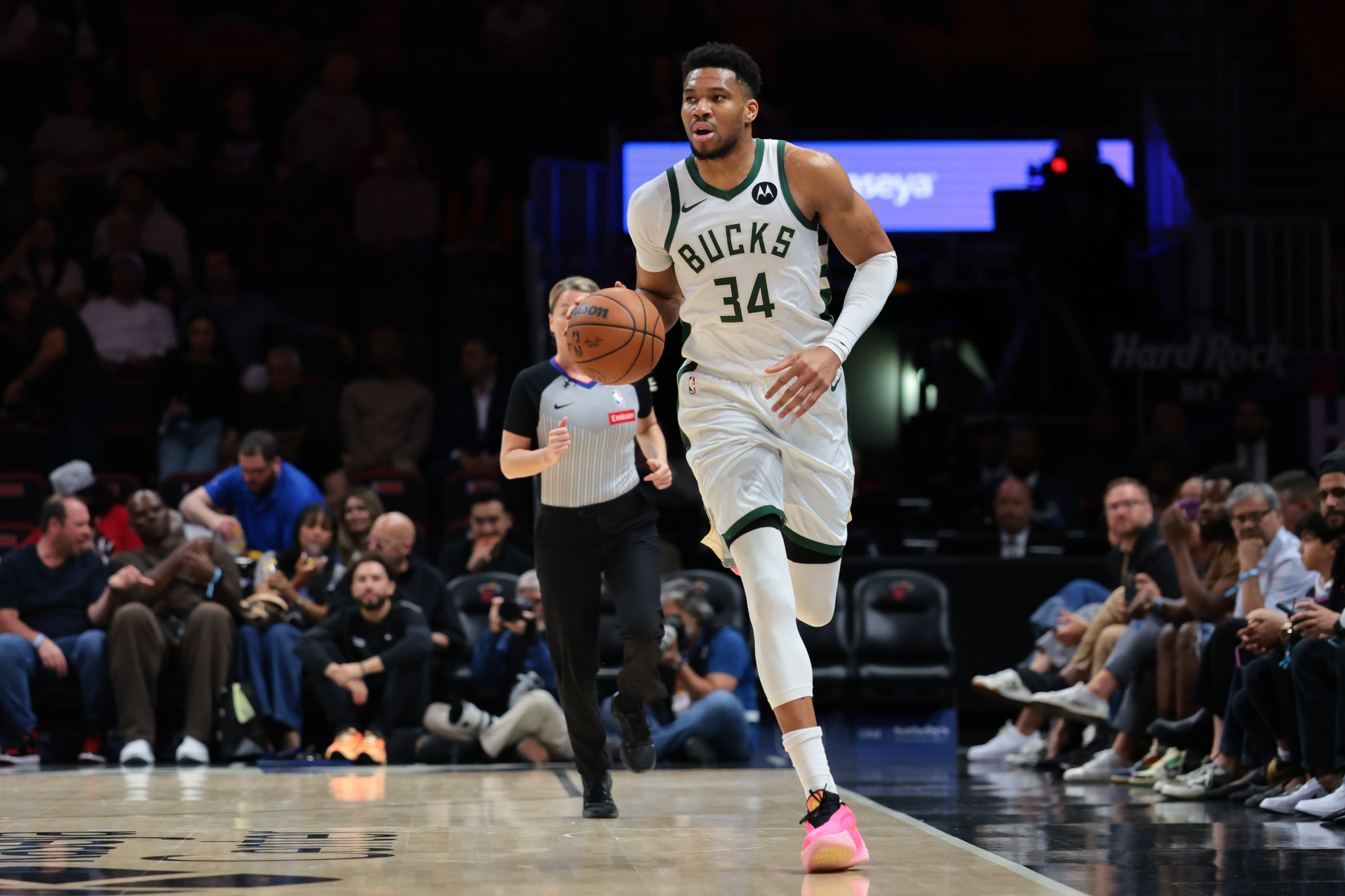 离谱！雄鹿换帅无视字母哥，双方彻底闹掰，太阳坐等捡漏？