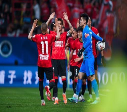 【中超】兄弟德比不留情面！蓉城7胜1平领跑4比0浙江