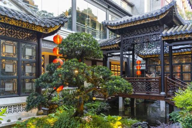 巧了，燃了！越秀山体育场迎来100岁生日，今晚“上山睇波”__巧了，燃了！越秀山体育场迎来100岁生日，今晚“上山睇波”