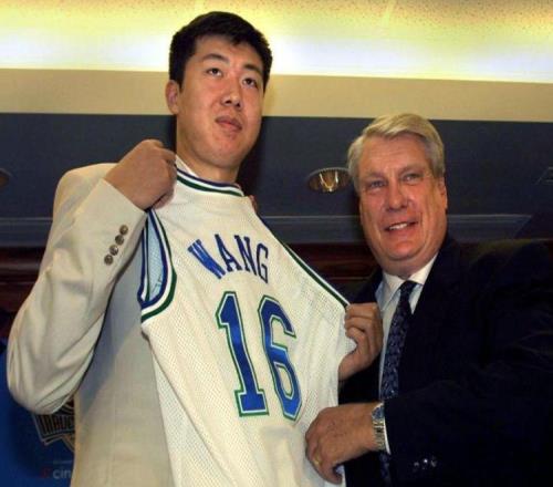 王治郅入选名人堂，中国篮协发声！字字不提姚明，句句戳中他心窝