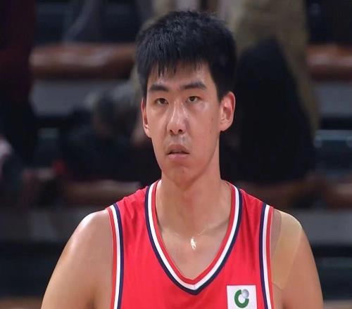 徐昕入围四大奖项名单一奖已是囊中之物广州球迷喊他“干杜锋”