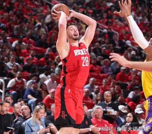 詹姆斯火箭队打过球吗__湖人火箭系列赛詹姆斯数据