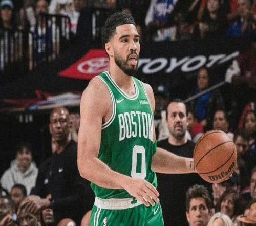 绿军险胜76人！21领先，双探花轰50+11+11，马克西空砍31分6助_绿军险胜76人！21领先，双探花轰50+11+11，马克西空砍31分6助_