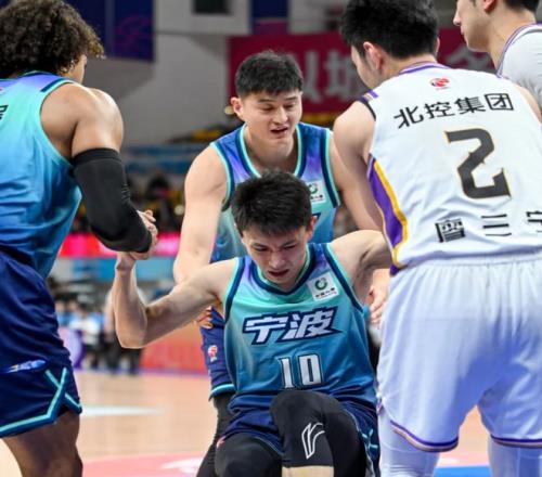 收官战拯救广东球队！37岁老将狂砍18分7助，亲手送前东家出局__收官战拯救广东球队！37岁老将狂砍18分7助，亲手送前东家出局