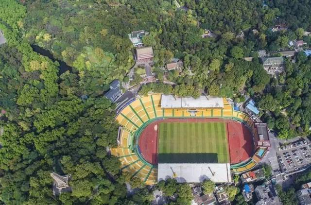 粤超揭幕战：一场跨越百年的足球对话