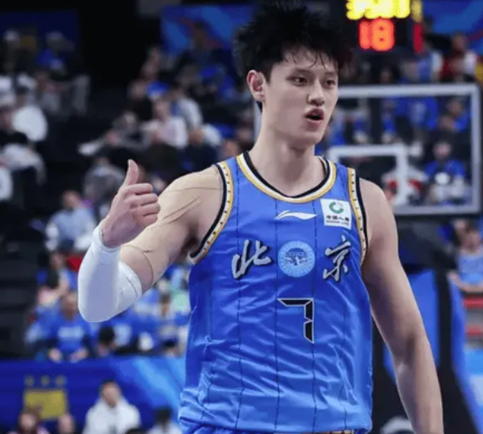 曾凡博复出暴走后采访！直指没好，疼痛感明显，谈季后赛表达态度_曾凡博复出暴走后采访！直指没好，疼痛感明显，谈季后赛表达态度_