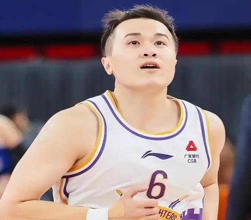 北控告别发文：从头再来！但张庆鹏自断优势，攻守全崩，该走了