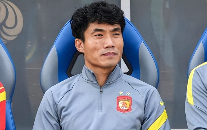 青岛西海岸为何会三连平！郑智已说出背后原因，球迷直言一针见血