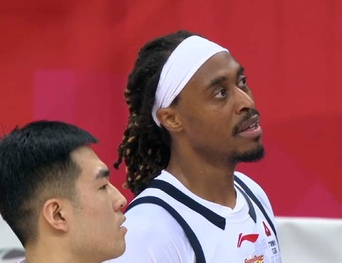 _压哨胜出，麦考尔双喜临门！_压哨胜出，麦考尔双喜临门！