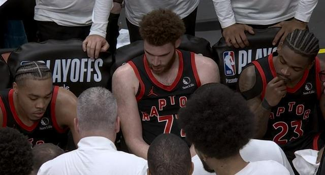 德罗赞猛龙时期队友__猛龙53分大胜勇士