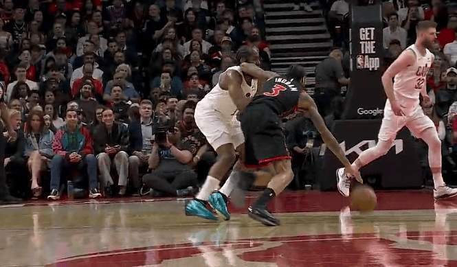 绿军大胜骑士视频__德罗赞猛龙时期队友