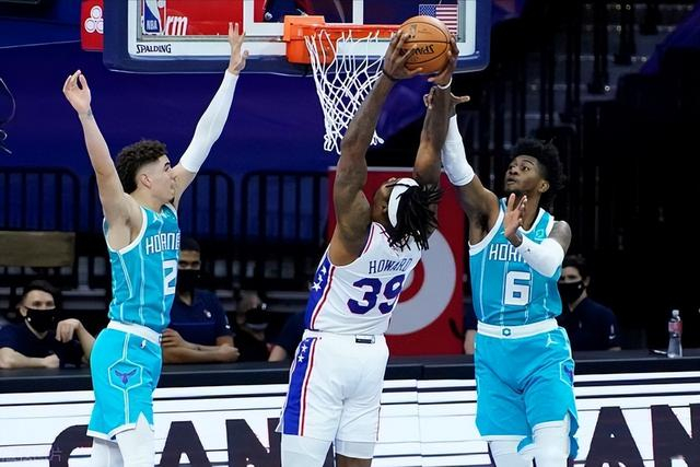 手握2亿却是拖油瓶？他是现役最被高估之人 2短板6年都没改__手握2亿却是拖油瓶？他是现役最被高估之人 2短板6年都没改