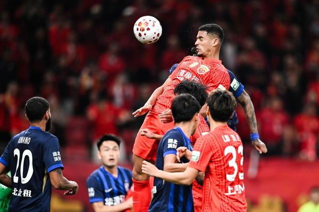 _4比0横扫武汉三镇，海港队一扫颓势，蒋光太回来了就是不一样_4比0横扫武汉三镇，海港队一扫颓势，蒋光太回来了就是不一样