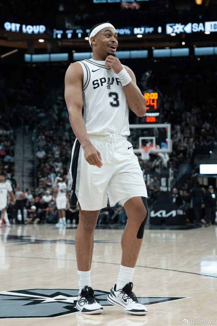 赛季最佳第六人为何是他？约翰逊替补得分超千分，他是马刺灵魂