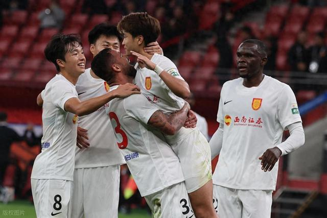 被上港海牛埋没？陈纯新3场比赛追平过去5年进球，铜梁龙捡到宝了