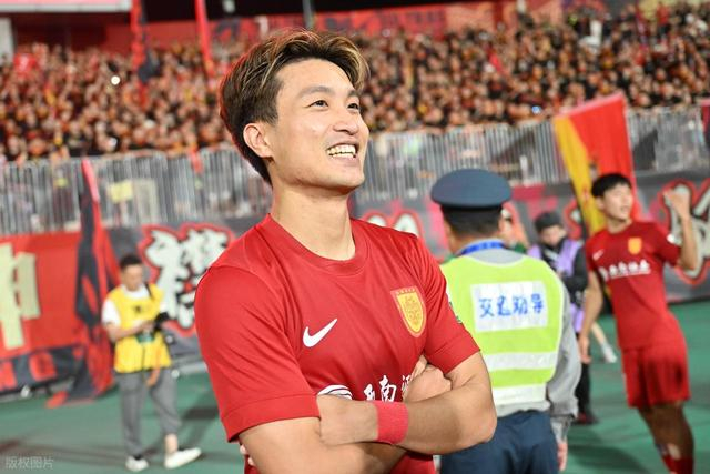 _被上港海牛埋没？陈纯新3场比赛追平过去5年进球，铜梁龙捡到宝了_被上港海牛埋没？陈纯新3场比赛追平过去5年进球，铜梁龙捡到宝了