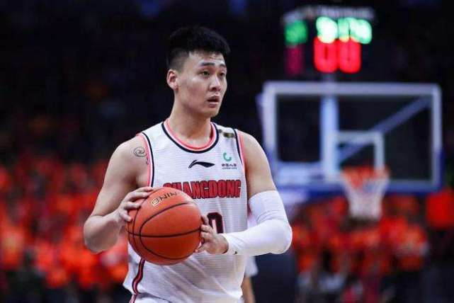 后撤步在NBA很常见，CBA为何没人用？说出来你别不信_后撤步在NBA很常见，CBA为何没人用？说出来你别不信_