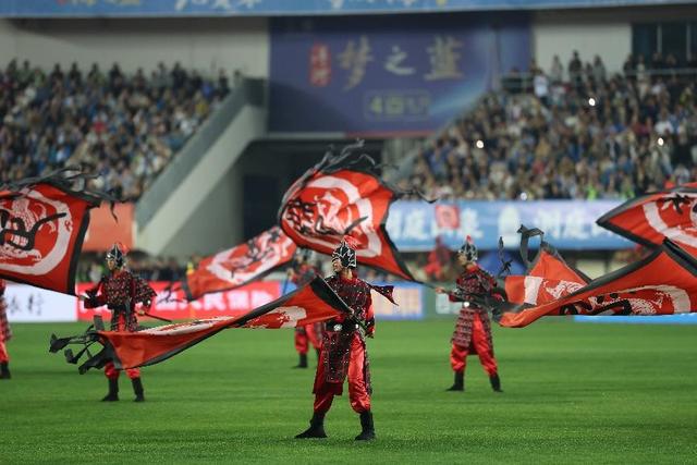 “霸王归来”燃“苏超”，一杯洋河敬热血__“霸王归来”燃“苏超”，一杯洋河敬热血