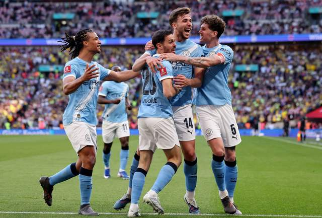 哈兰德替补无功，多库5分钟传射救主！2-1逆转，曼城剑指三冠王