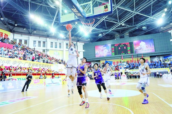 奋起直追不言弃  一拼到底掌声起