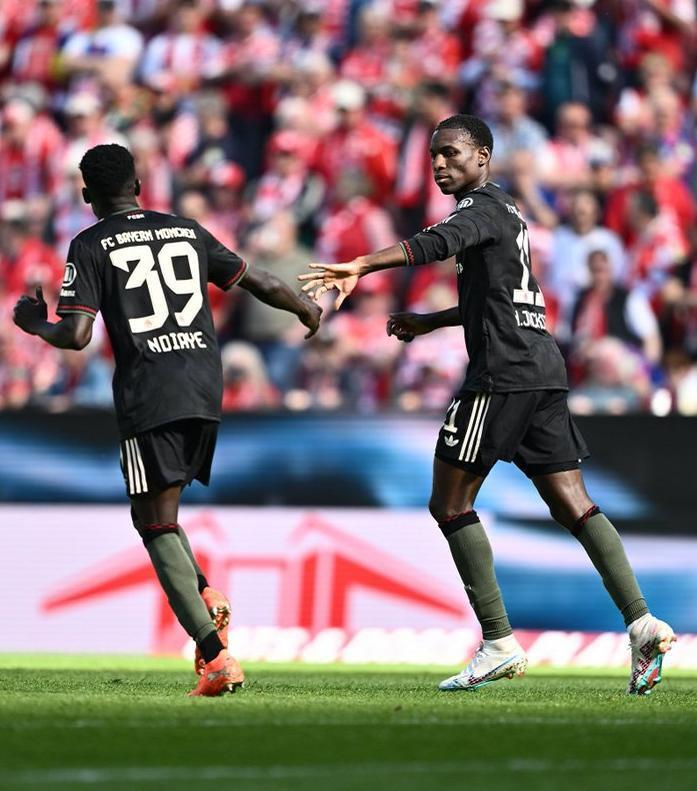 _巴萨踢曼城_巴萨0-7拜仁