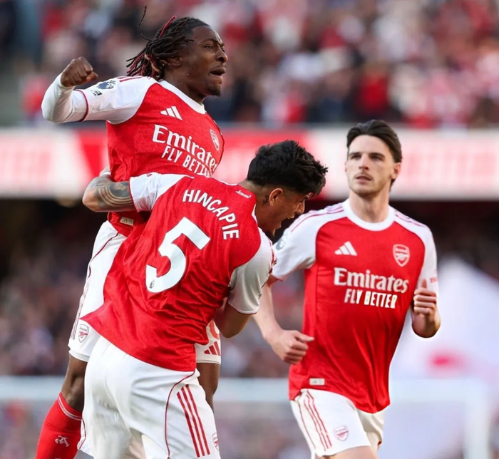 阿森纳女足vs霍芬海姆女足__阿森纳续约霍尔丁