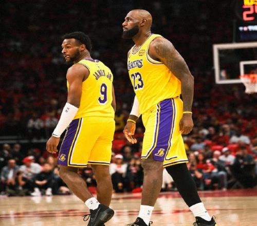 詹姆斯生涯总得分助攻篮板__詹姆斯刷助攻