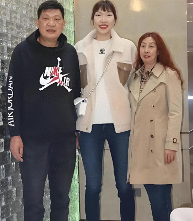 辽宁女篮韩教练_女篮首钢教练许利民_