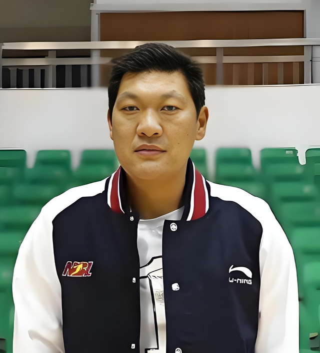 女篮首钢教练许利民_辽宁女篮韩教练_