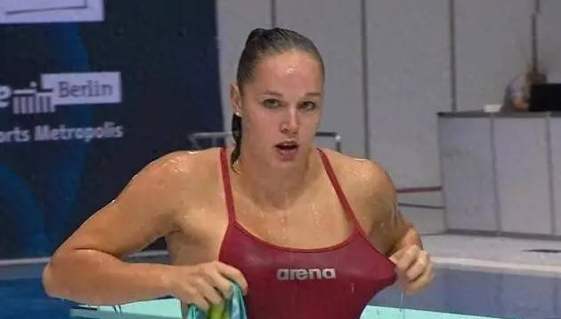 _女运动员“难以启齿”的心酸：赛前刮毛、赛时忍剧痛、赛后扯泳衣_女运动员“难以启齿”的心酸：赛前刮毛、赛时忍剧痛、赛后扯泳衣