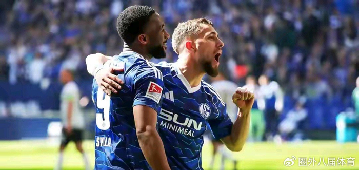 _二级联赛杀疯了！沙尔克一只脚已回德甲，意乙14队乱斗_二级联赛杀疯了！沙尔克一只脚已回德甲，意乙14队乱斗