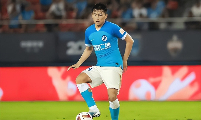 国安后卫国脚_国安前腰_