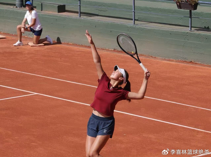 挺进四强冲冠！中国女网15岁1米80新星崛起：李娜恩师助她蜕变__挺进四强冲冠！中国女网15岁1米80新星崛起：李娜恩师助她蜕变