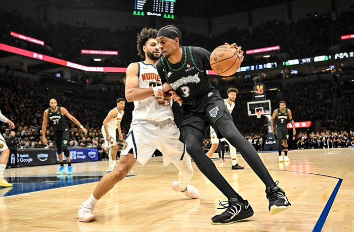 _甄子丹获外媒大赞_李宇春男友没人敢爆