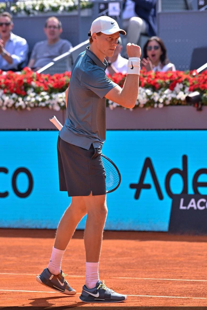 阿尔卡拉斯退出法网，德约科维奇迎来25冠最佳良机！__阿尔卡拉斯退出法网，德约科维奇迎来25冠最佳良机！