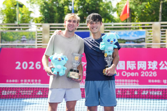 泸州的世界冠军__逆转夺冠！王傲然/查尔顿斩获2026国窖1573泸州国际网球公开赛男双冠军