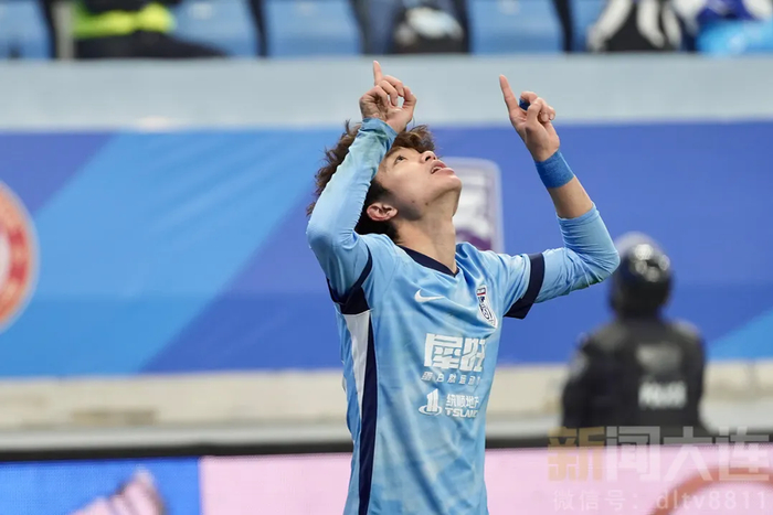 大连的足球烧了_一首鼓舞大连足球士气的歌_